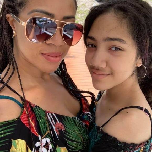 Meet your Posher, Erika - Picture 1 of 1